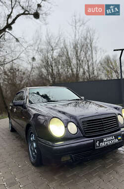 Седан Mercedes-Benz E-Class 1998 в Чернівцях