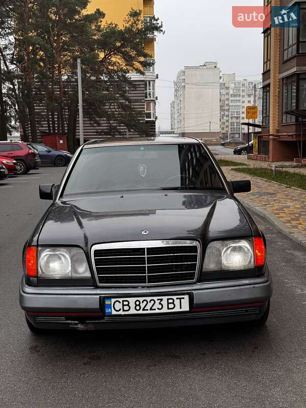 Седан Mercedes-Benz E-Class 1994 в Чернигове