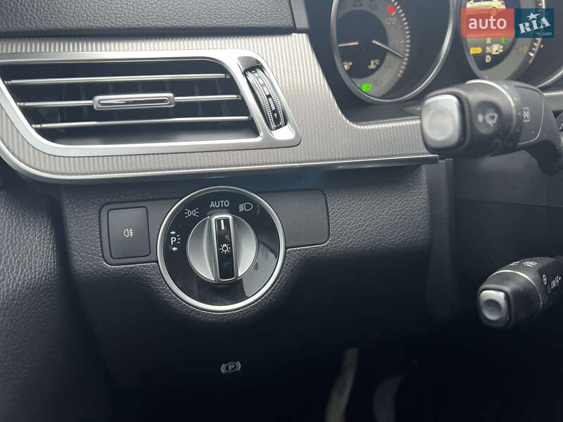 Седан Mercedes-Benz E-Class 2014 в Бучі