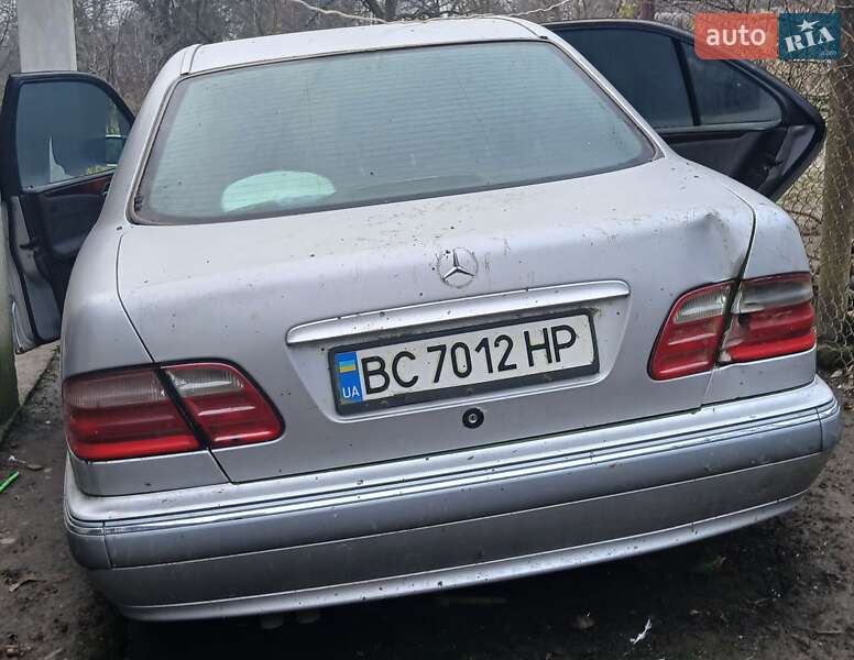 Седан Mercedes-Benz E-Class 2001 в Львове