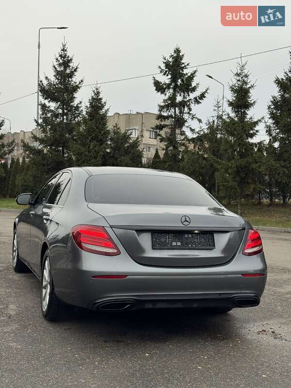 Седан Mercedes-Benz E-Class 2016 в Тернополе