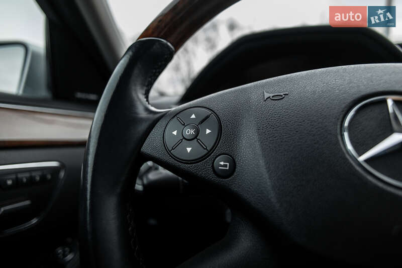 Седан Mercedes-Benz E-Class 2009 в Львове