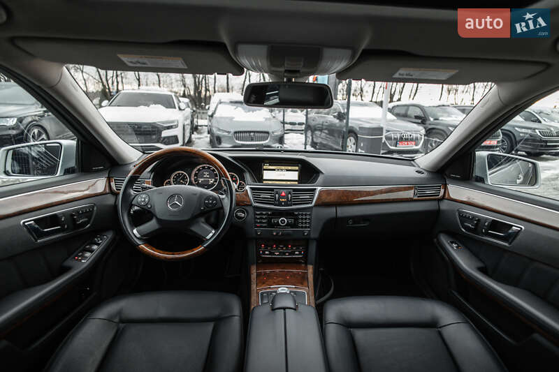Седан Mercedes-Benz E-Class 2009 в Львове