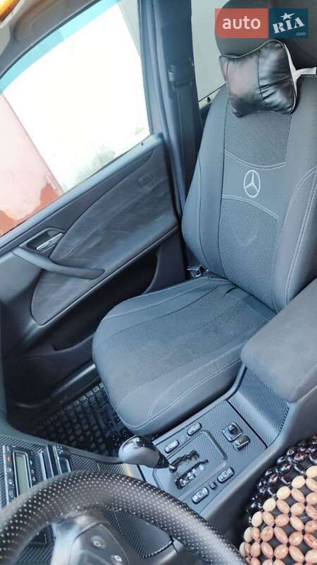 Седан Mercedes-Benz E-Class 2000 в Новояворовске