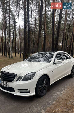 Седан Mercedes-Benz E-Class 2010 в Чернігові