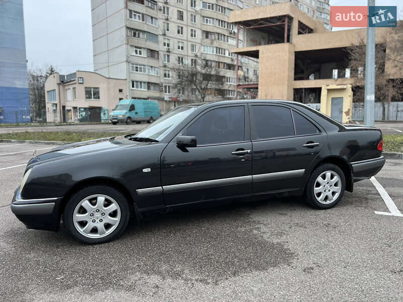 Седан Mercedes-Benz E-Class 1998 в Харькове