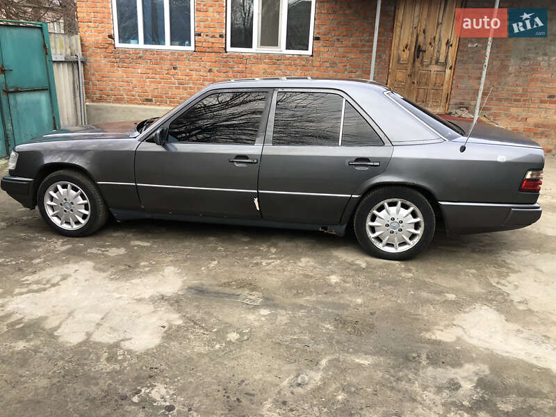Седан Mercedes-Benz E-Class 1994 в Богодухіву фото 8 Седан Mercedes-Benz E-Class 1994 в Богодухіву
