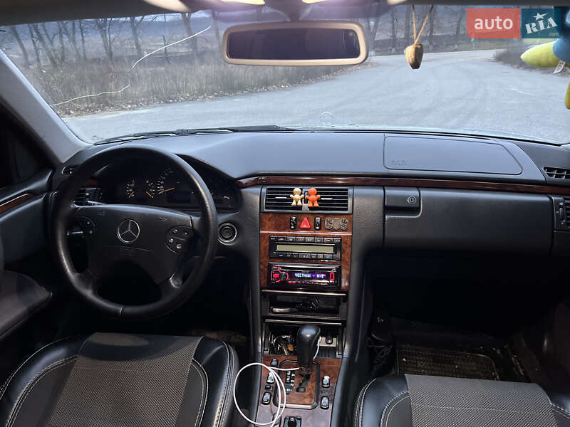 Седан Mercedes-Benz E-Class 2000 в Сокирянах