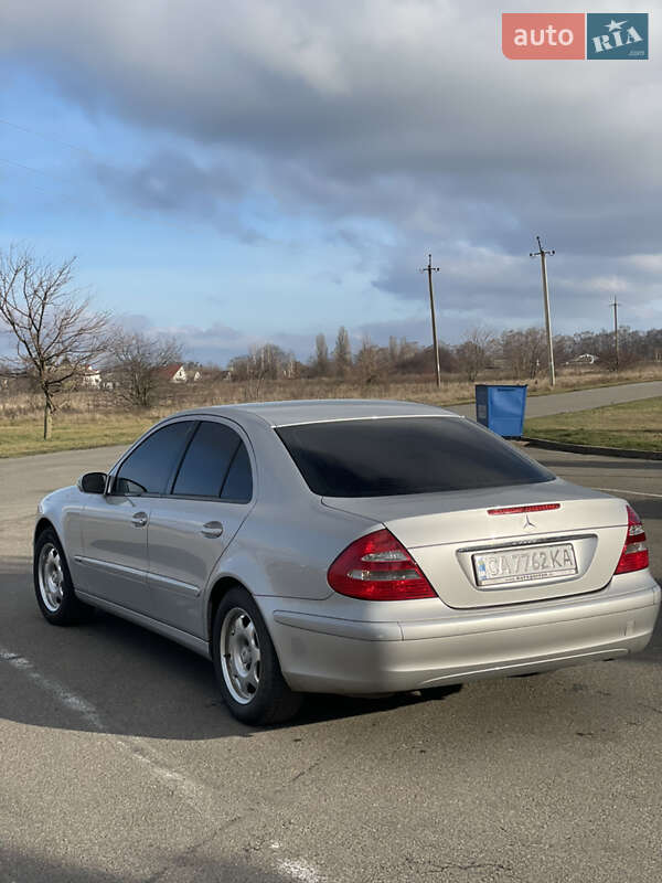 Седан Mercedes-Benz E-Class 2002 в Яготине