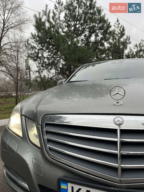 Mercedes-Benz E-Class 2011 Mercedes-Benz E-Class 2011