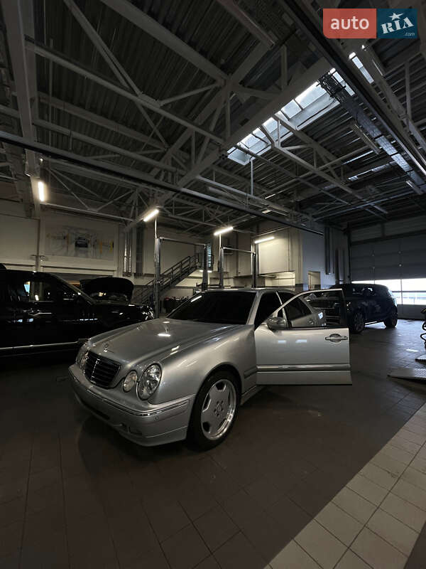 Mercedes-Benz E-Class 2000