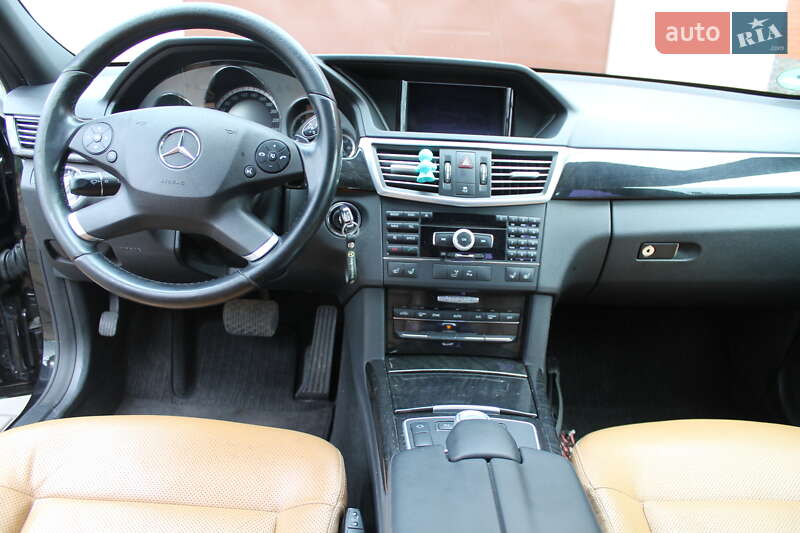 Седан Mercedes-Benz E-Class 2010 в Киверцах фото 12 Седан Mercedes-Benz E-Class 2010 в Киверцах