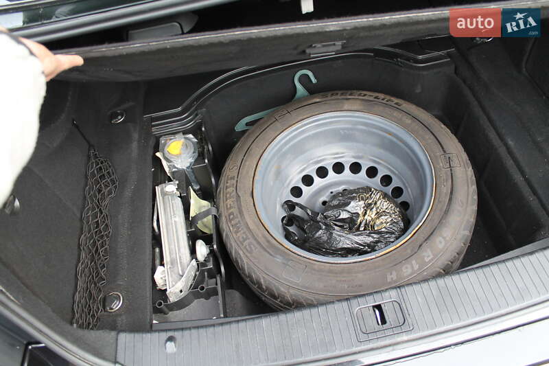 Седан Mercedes-Benz E-Class 2010 в Киверцах фото 18 Седан Mercedes-Benz E-Class 2010 в Киверцах