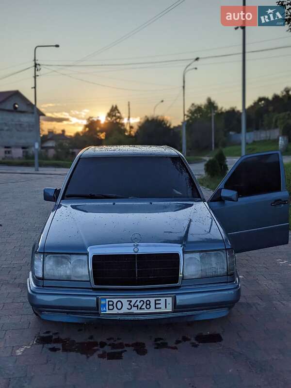 Mercedes-Benz E-Class 1993 Mercedes-Benz E-Class 1993