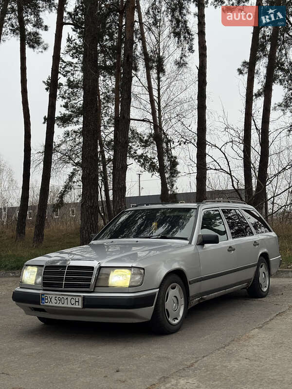 Mercedes-Benz E-Class 1988 Mercedes-Benz E-Class 1988