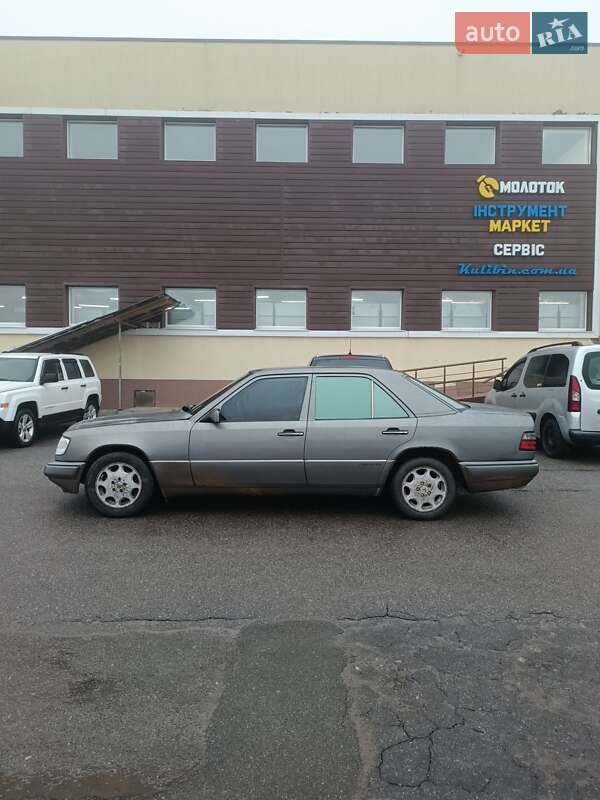 Седан Mercedes-Benz E-Class 1993 в Виннице фото 4 Седан Mercedes-Benz E-Class 1993 в Виннице