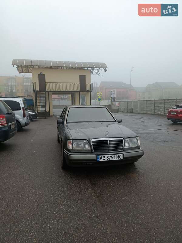 Седан Mercedes-Benz E-Class 1993 в Виннице фото Седан Mercedes-Benz E-Class 1993 в Виннице