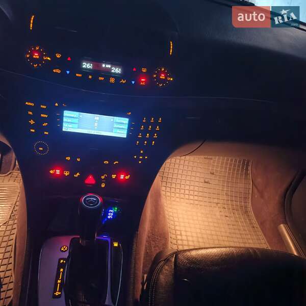 Седан Mercedes-Benz E-Class 2005 в Житомирі