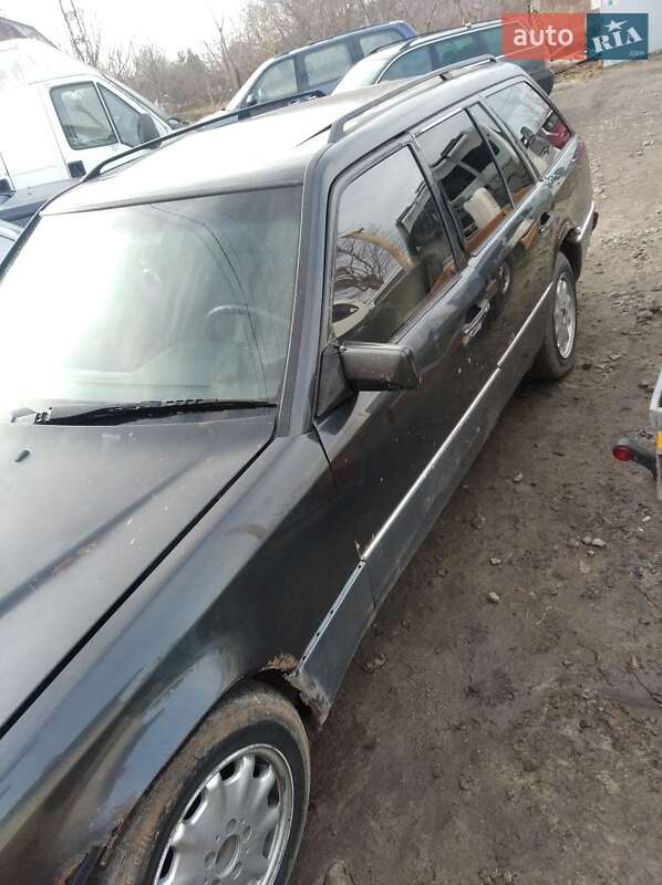 Mercedes-Benz E-Class 1995