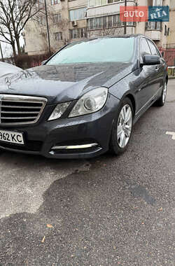 Седан Mercedes-Benz E-Class 2011 в Запоріжжі