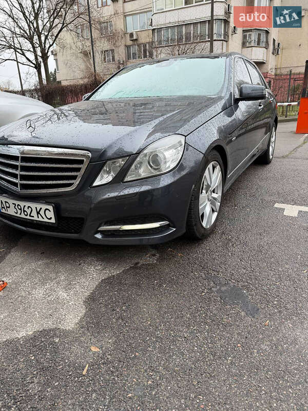 Mercedes-Benz E-Class 2011 Mercedes-Benz E-Class 2011