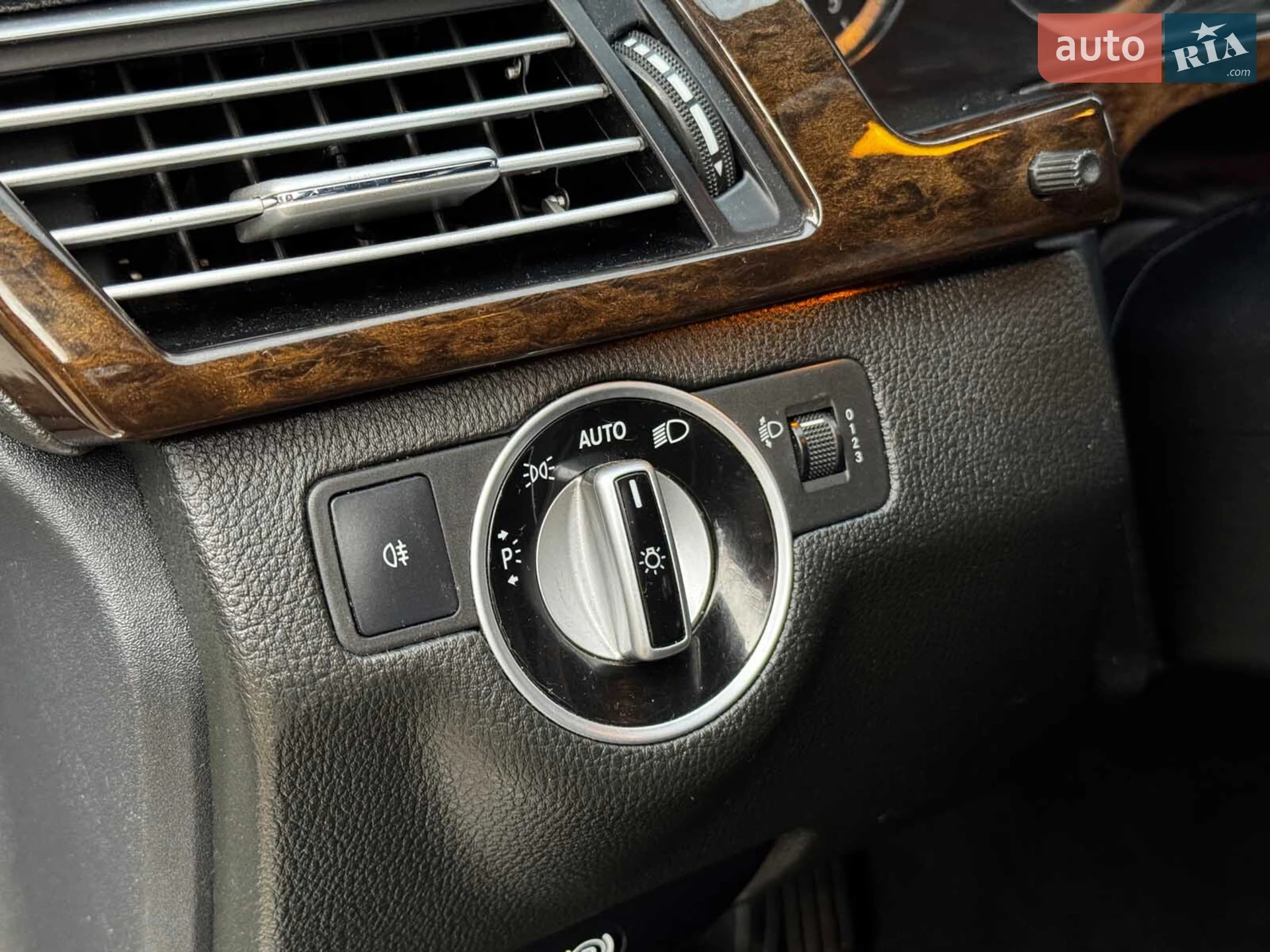 2013 Mercedes-Benz E-klasse - мініатюра 18