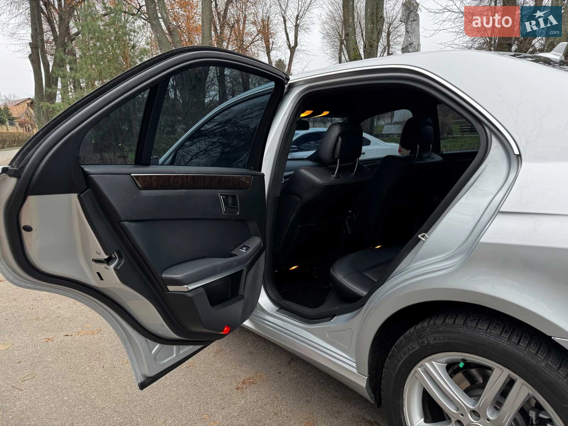 2013 Mercedes-Benz E-klasse - мініатюра 22