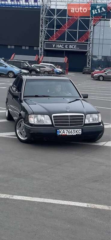 Mercedes-Benz E-Class 1995 Mercedes-Benz E-Class 1995