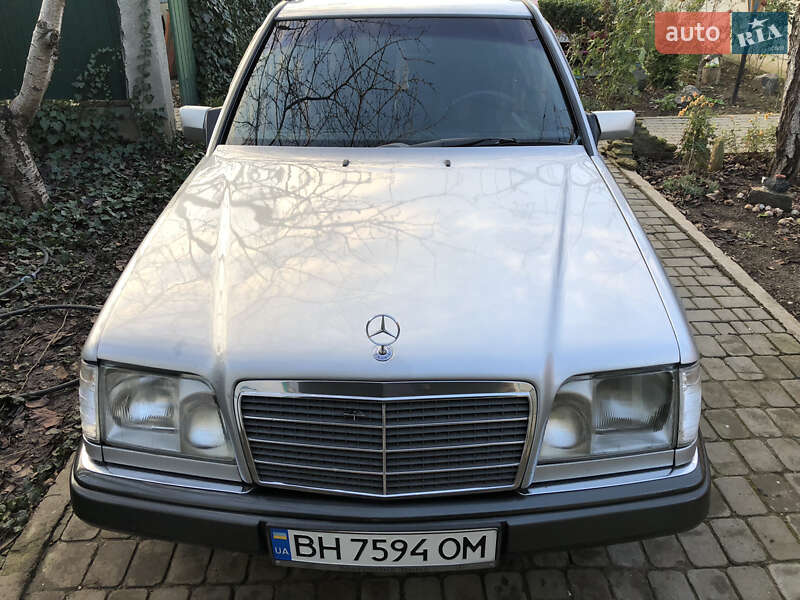Mercedes-Benz E-Class 1995 Mercedes-Benz E-Class 1995