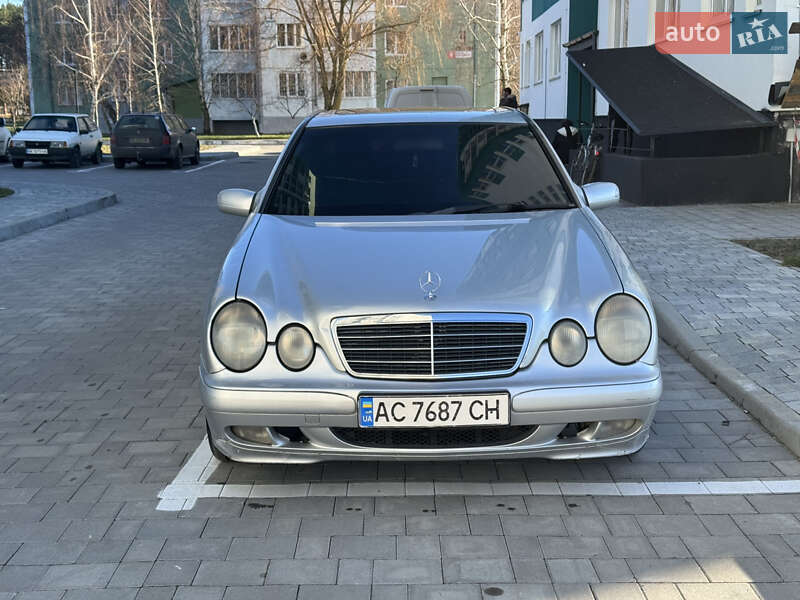 Mercedes-Benz E-Class 2000 Mercedes-Benz E-Class 2000