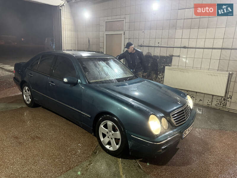Mercedes-Benz E-Class 2001
