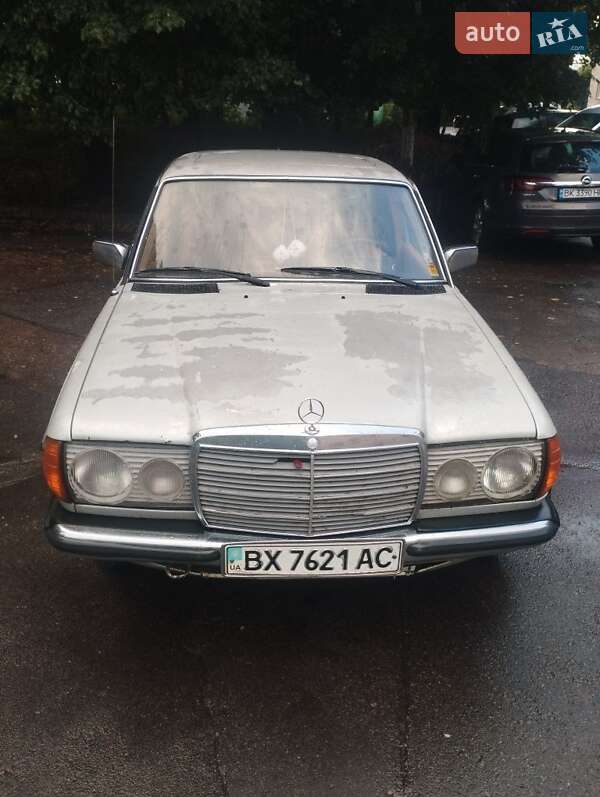 Mercedes-Benz E-Class 1982