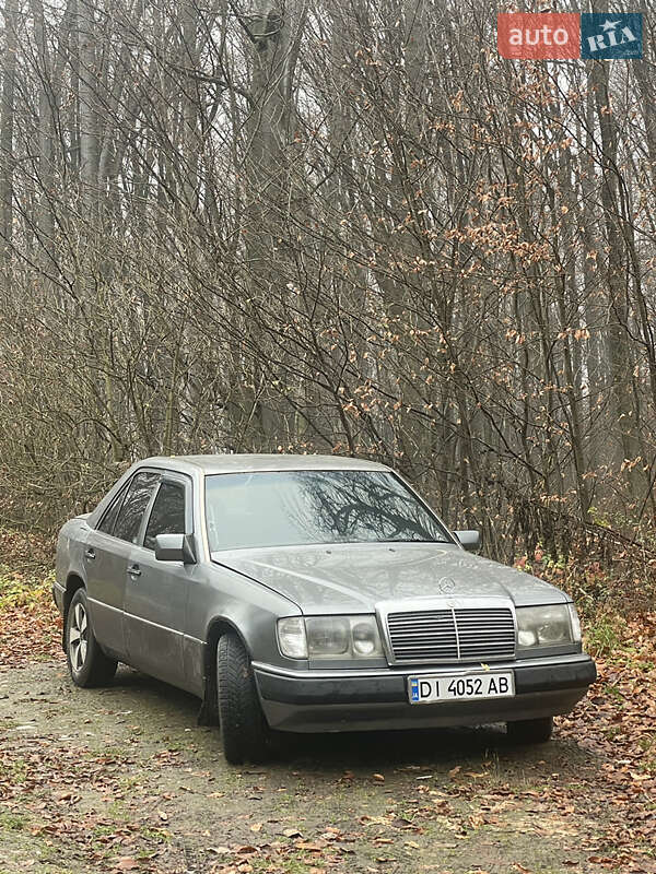 Mercedes-Benz E-Class 1992