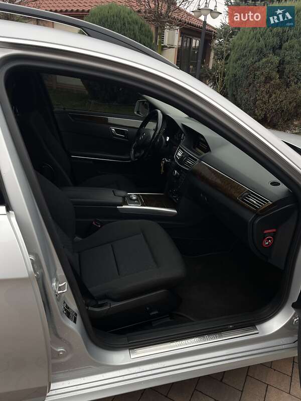 Универсал Mercedes-Benz E-Class 2012 в Ивано-Франковске