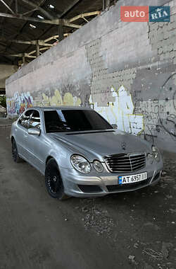 Седан Mercedes-Benz E-Class 2002 в Коломые