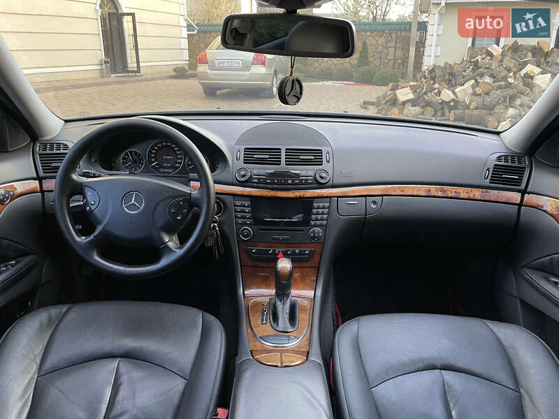 Седан Mercedes-Benz E-Class 2005 в Могилів-Подільському