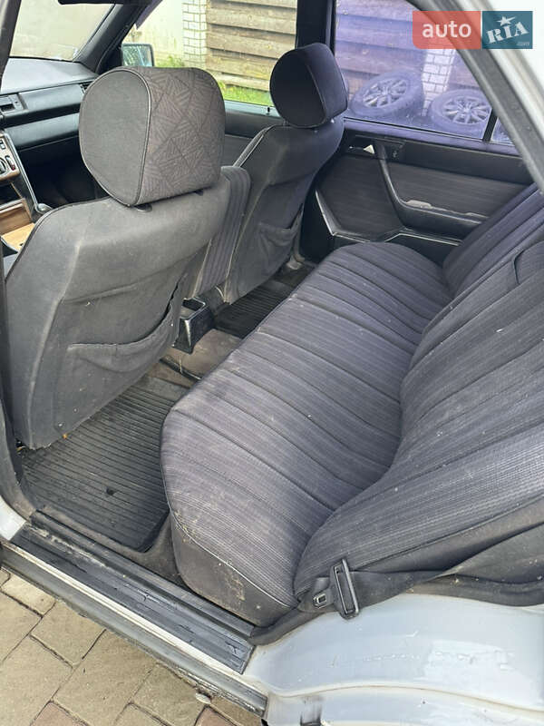 Седан Mercedes-Benz E-Class 1989 в Львові фото 9 Седан Mercedes-Benz E-Class 1989 в Львові