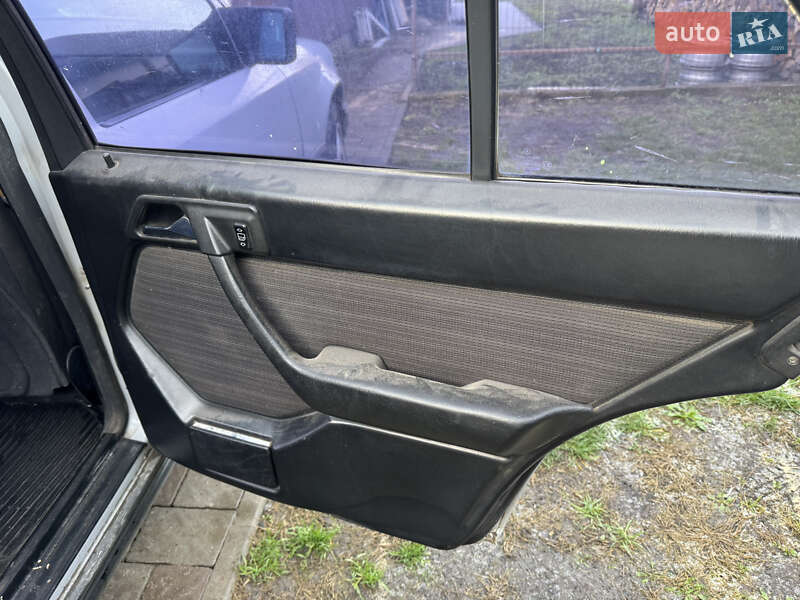 Седан Mercedes-Benz E-Class 1989 в Львові фото 7 Седан Mercedes-Benz E-Class 1989 в Львові