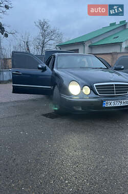 Седан Mercedes-Benz E-Class 2001 в Черновцах