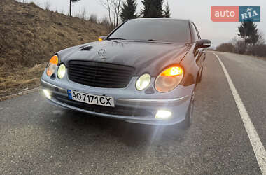 Седан Mercedes-Benz E-Class 2004 в Турке