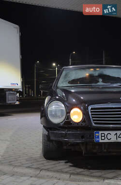 Седан Mercedes-Benz E-Class 1997 в Ровно