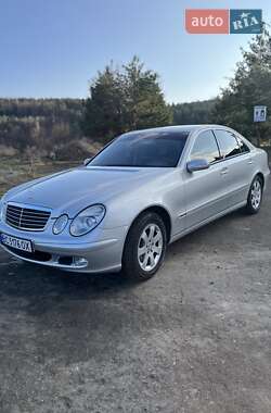 Седан Mercedes-Benz E-Class 2003 в Хырове