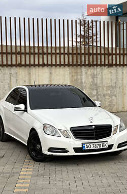 Седан Mercedes-Benz E-Class 2011 в Ужгороде
