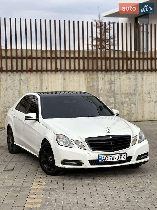 Mercedes-Benz E-Class 2011
