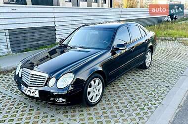 Седан Mercedes-Benz E-Class 2008 в Вараше