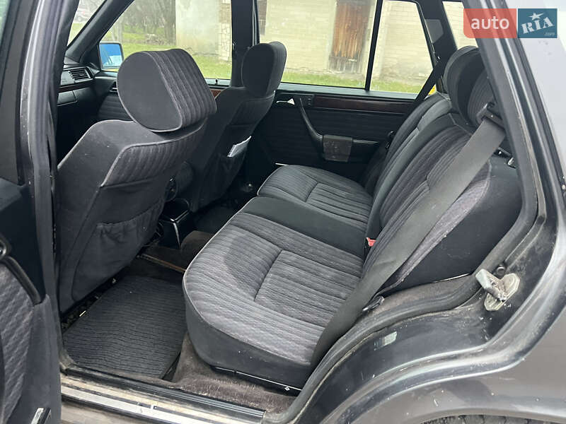 Універсал Mercedes-Benz E-Class 1993 в Богуславі