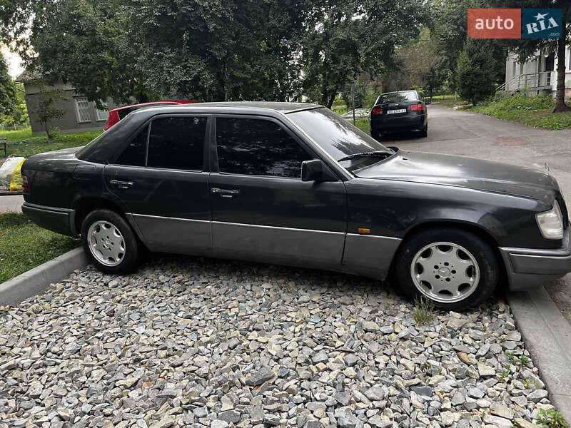 Mercedes-Benz E-Class 1995