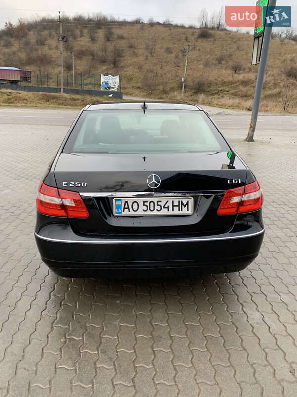 Седан Mercedes-Benz E-Class 2009 в Виноградові