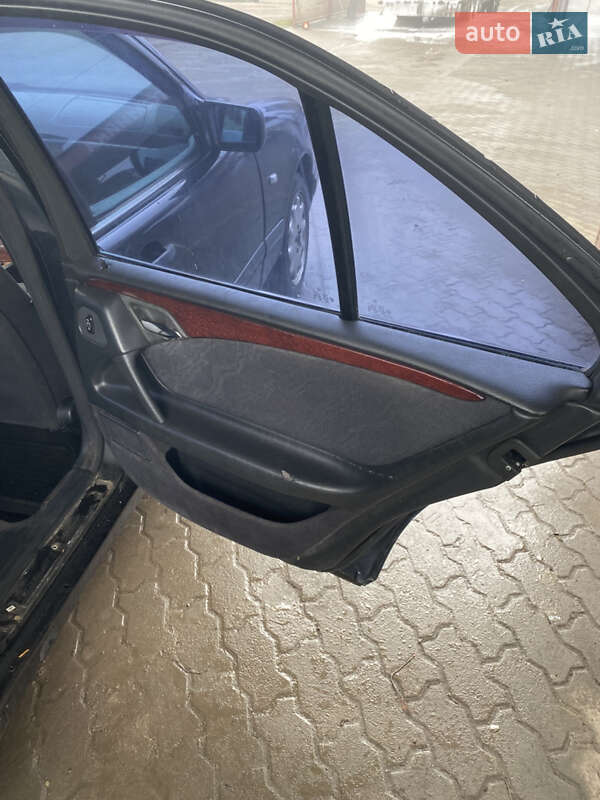 Седан Mercedes-Benz E-Class 1996 в Тростянці