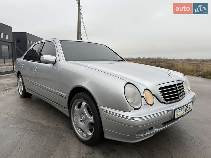 Седан Mercedes-Benz E-Class 2001 в Києві